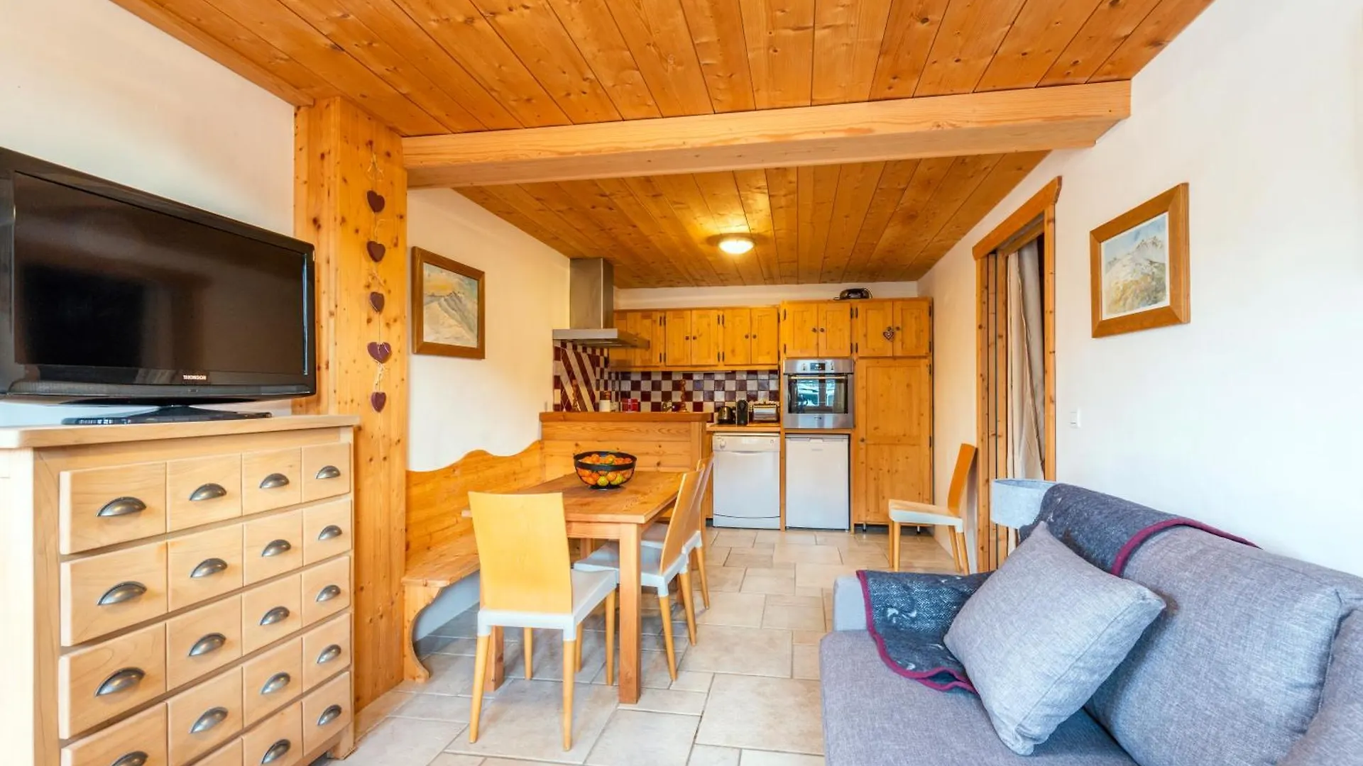 Chalet Savoyard D'Exception Avec Piscine Chauffee Bourg-Saint-Maurice 0*,  France