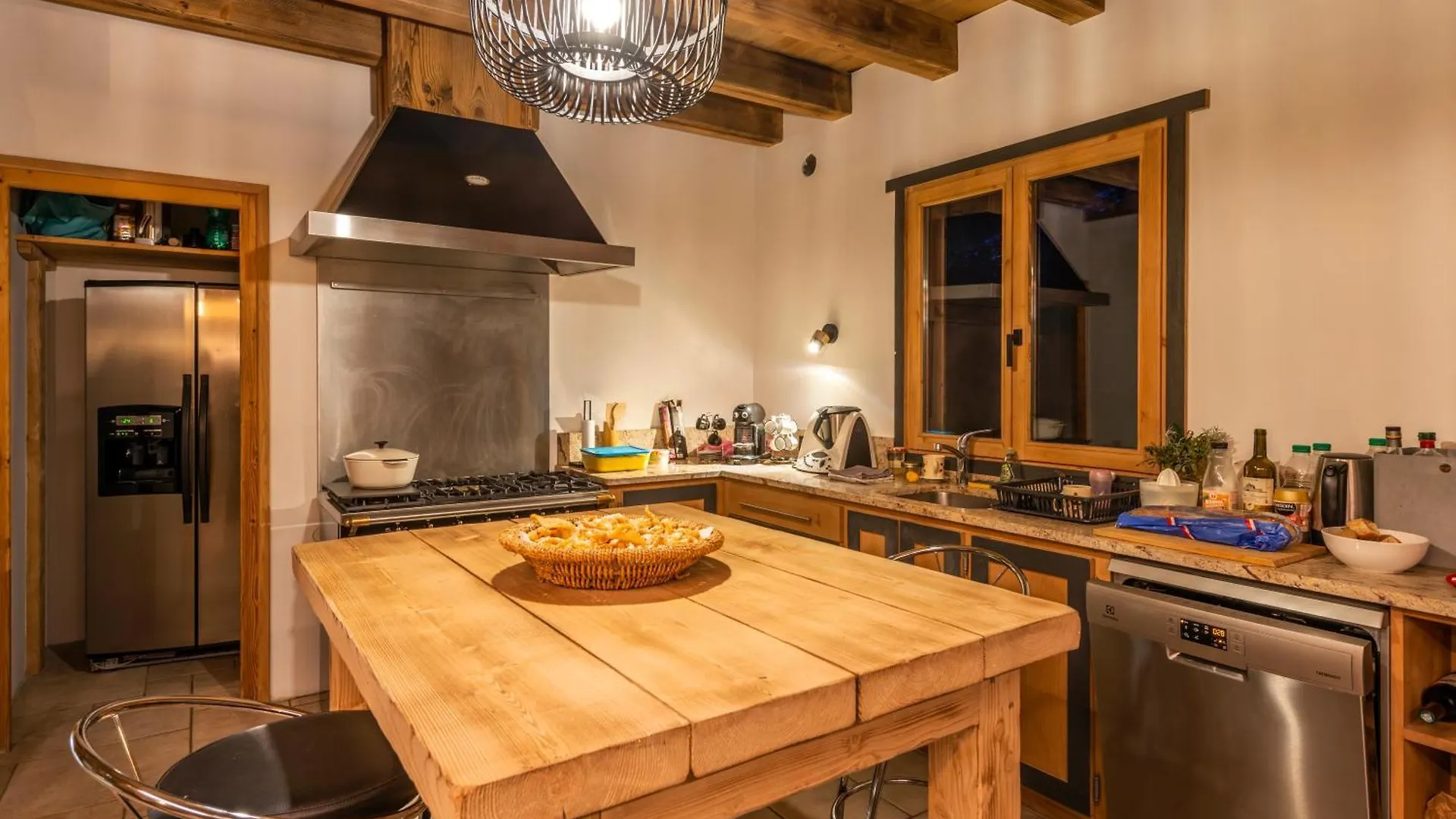 Chalet Savoyard D'Exception Avec Piscine Chauffee Bourg-Saint-Maurice 0*,  France