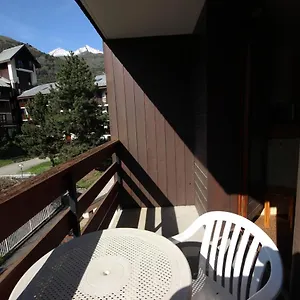  Apartment 1 Bedroom Flat, 5 Minutes Walk Funicular Les Arcs & 10 Minutes Walk Center, Parking, Wifi
